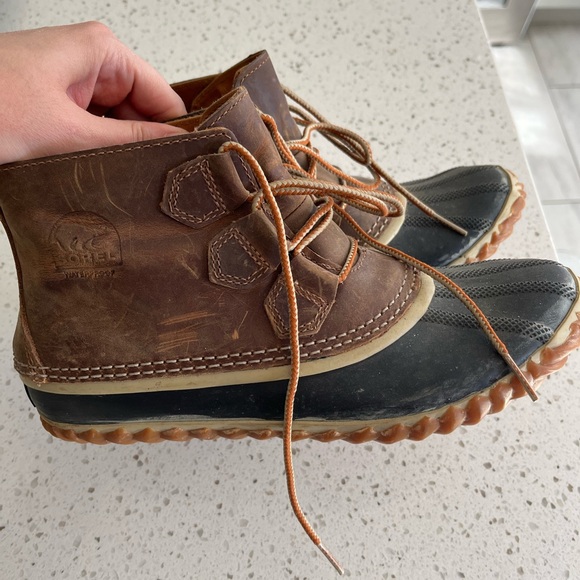 Sorel boots - Picture 1 of 3